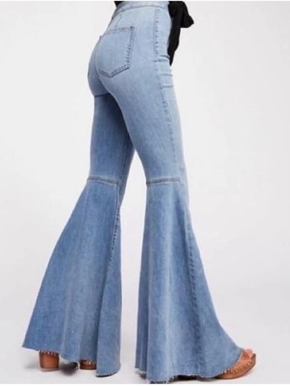 Free People Lt Blue High-Rise Flare Jeans Bell Bottoms Classic Look Sz27
